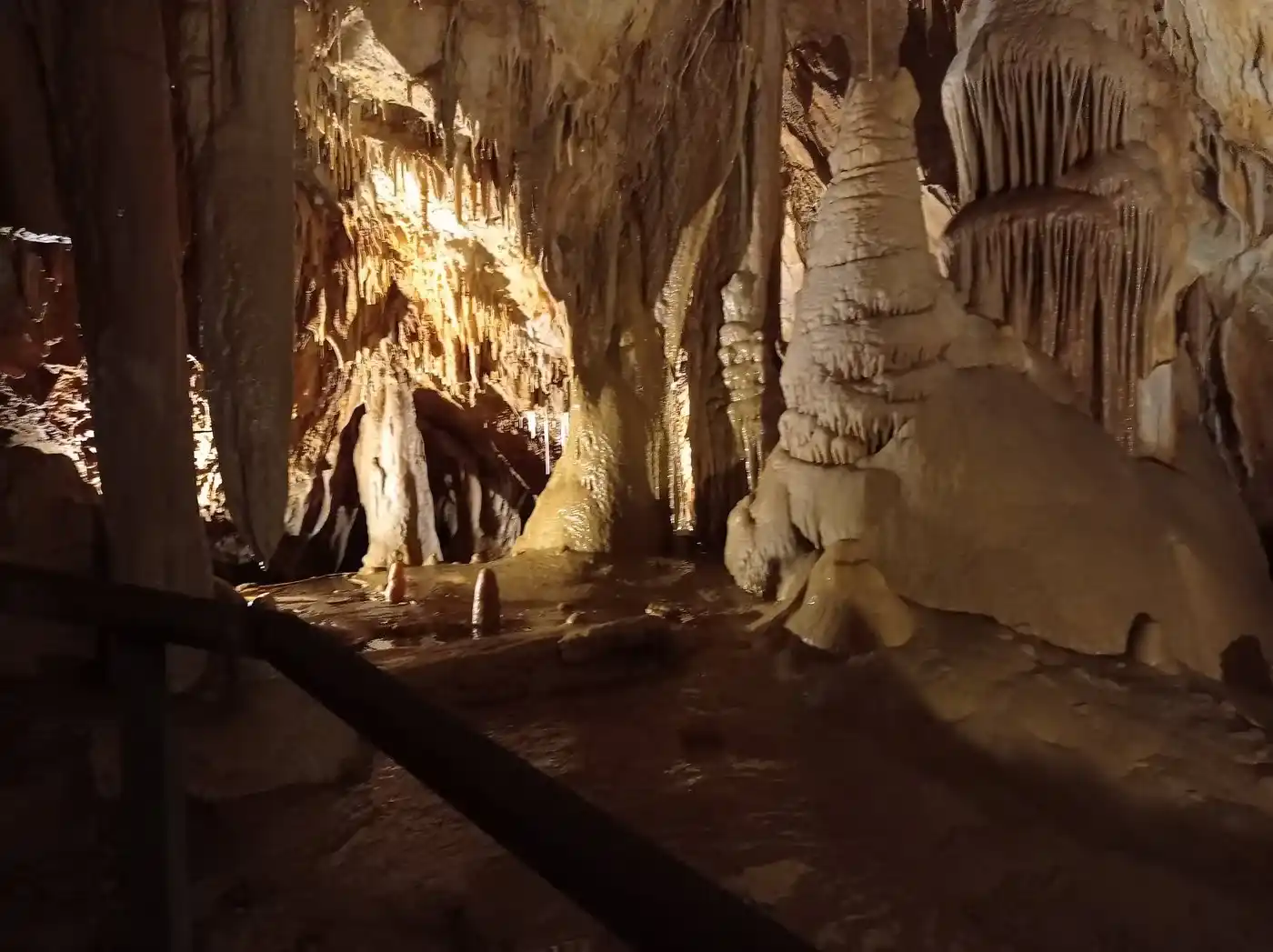Cueva de Valdelajo