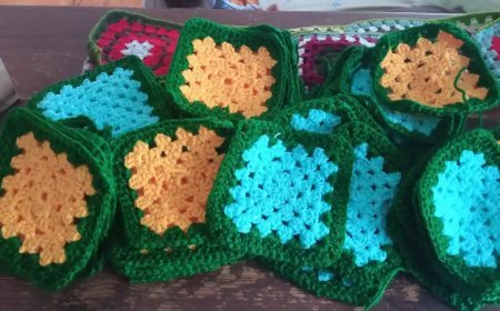 Un árbol gigante de ganchillo adornará la navidad de Videmala