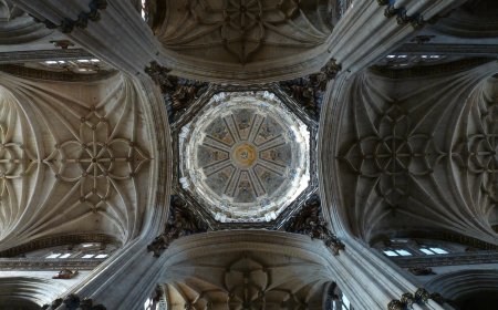 La bóveda y la cúpula de la Catedral Nueva de Salamanca
