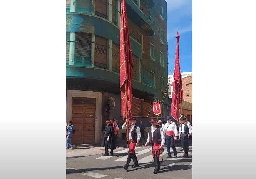Exhibición de pendones por León