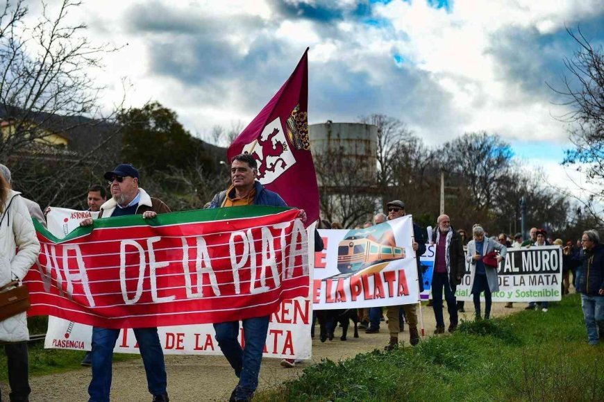 Imágenes de la manifestación en Hervás por el "Vía de la Plata"