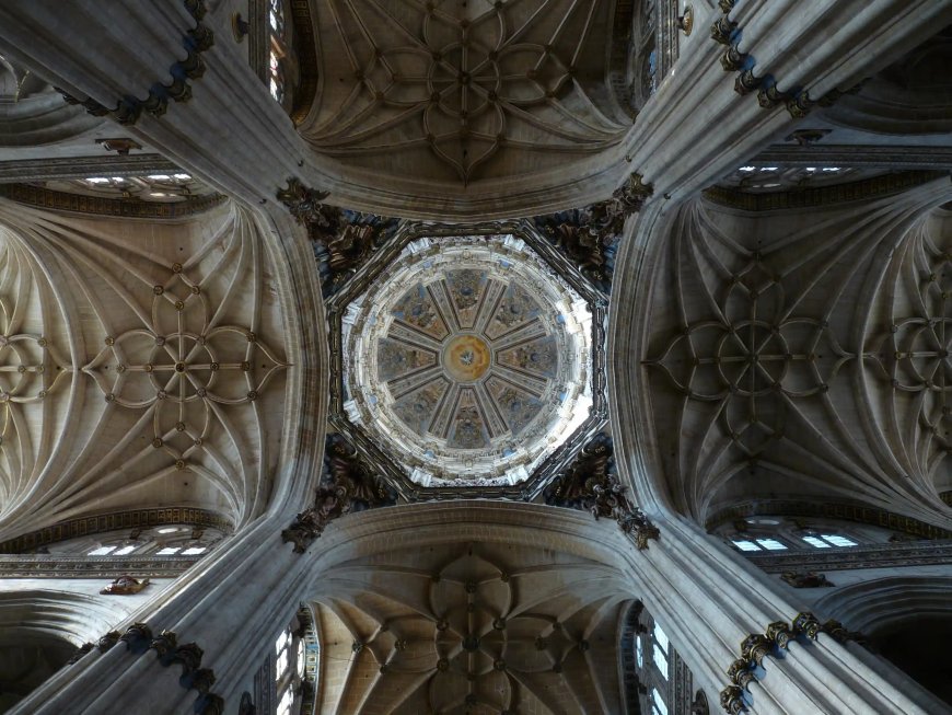 La bóveda y la cúpula de la Catedral Nueva de Salamanca