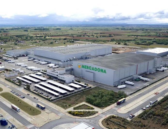 Somacyl. Buque insignia de la Junta, campea victoriosa por León