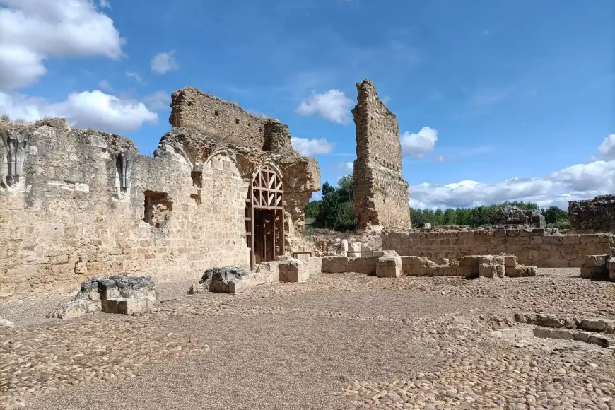 El monasterio de San Pedro de Eslonza: historia, esplendor, ruina y legado