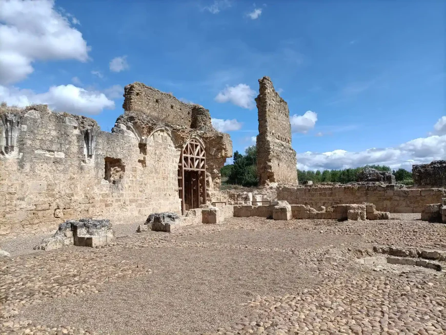 El monasterio de San Pedro de Eslonza: historia, esplendor, ruina y legado